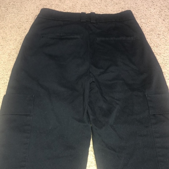 VINCE. Crop Cotton Utility Cuffed Cargo Pant Black 0 - Picture 13 of 15
